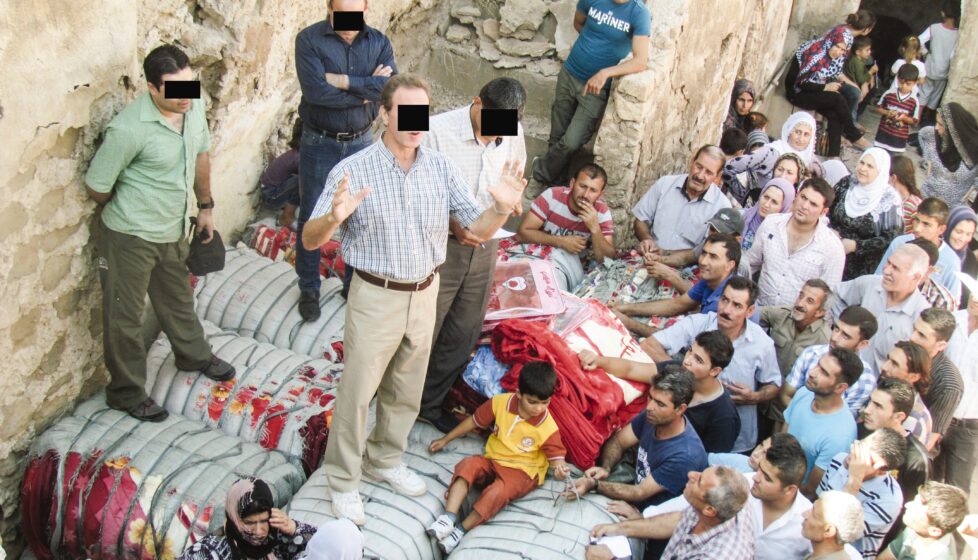 Cristianos son obligados a huir durante la crisis de Mosul Cristianos son obligados a huir durante la crisis de Mosul